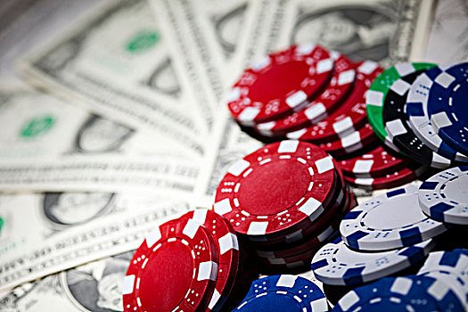 Privacy and account safety guidance beside Golden Queen Slots on 16 beta